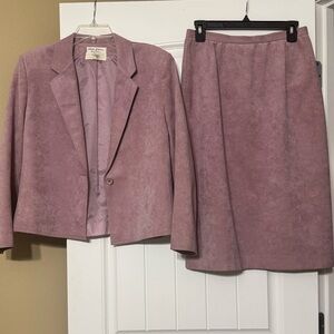 Adolph Schumann Lavender Women's Skirt Set